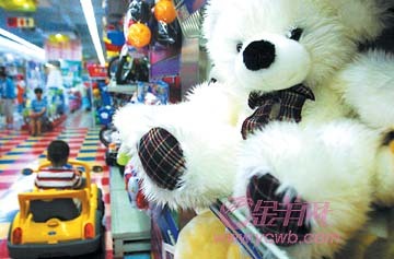 新《國(guó)家玩具技術(shù)安全規(guī)范》實(shí)施在即，批發(fā)市場(chǎng)掀起玩具降價(jià)潮